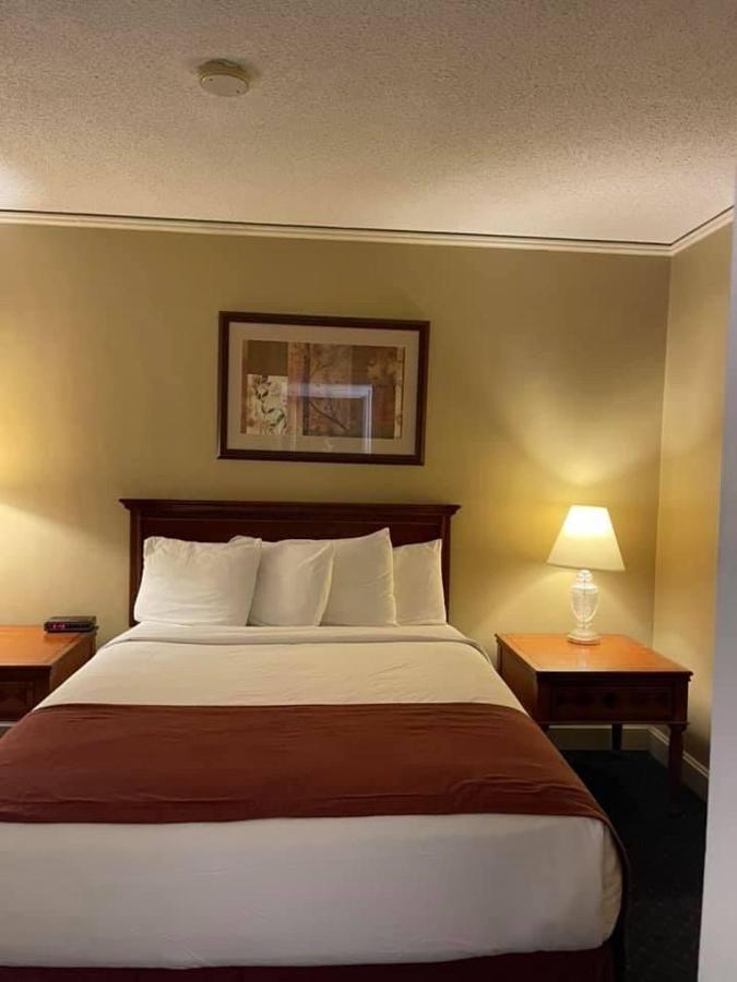 Senate Suites Extended Stay Hotel Topeka Exteriör bild