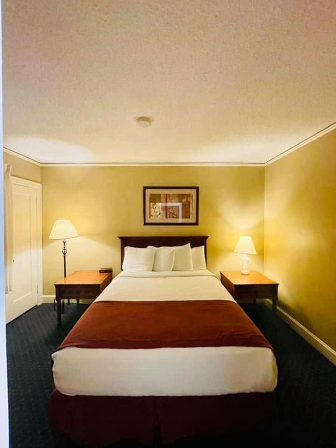 Senate Suites Extended Stay Hotel Topeka Exteriör bild