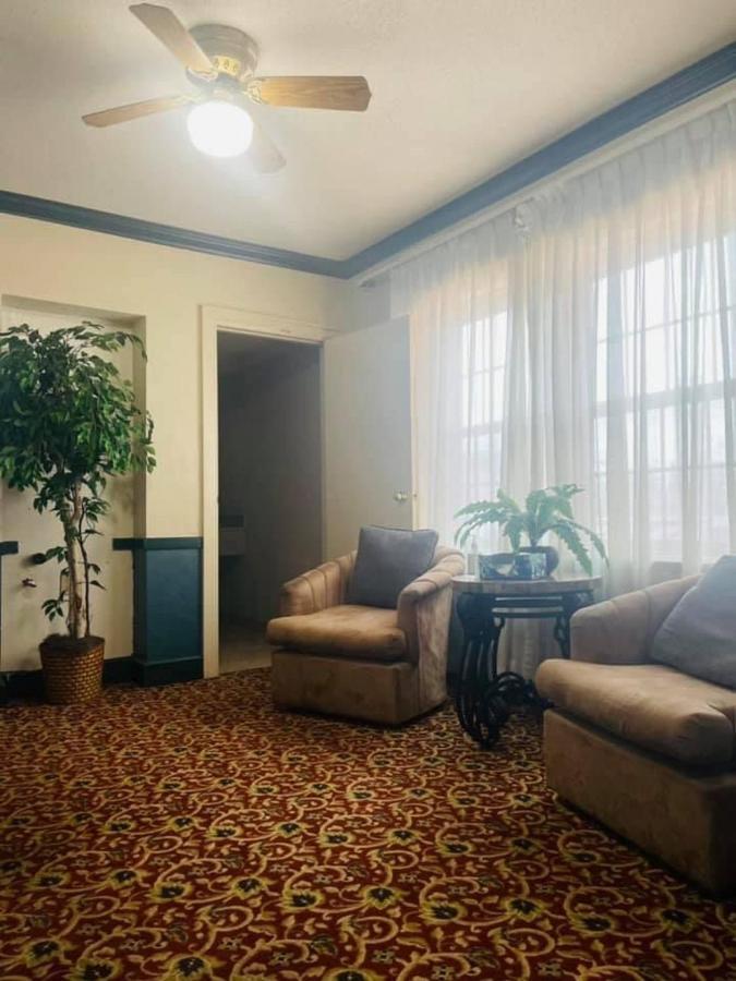 Senate Suites Extended Stay Hotel Topeka Exteriör bild