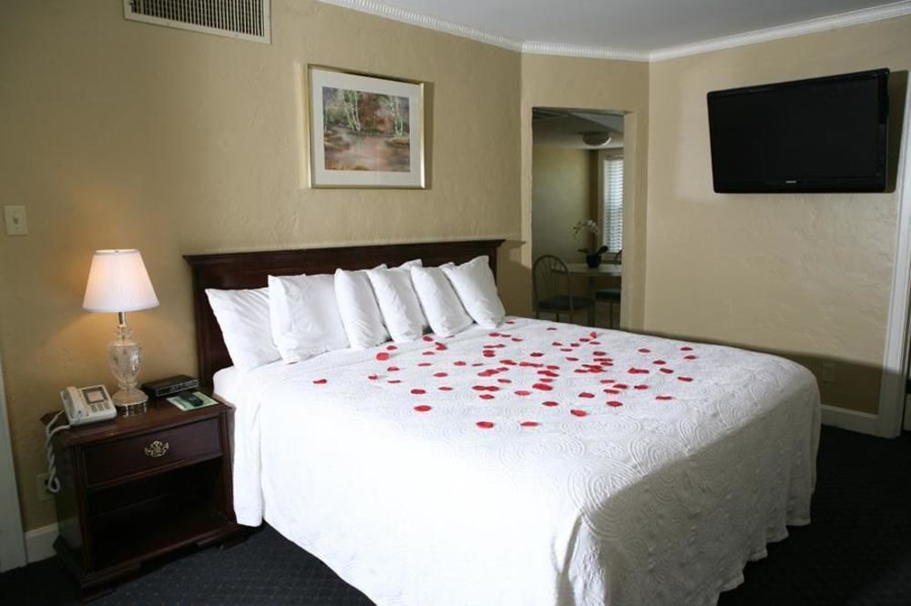 Senate Suites Extended Stay Hotel Topeka Exteriör bild