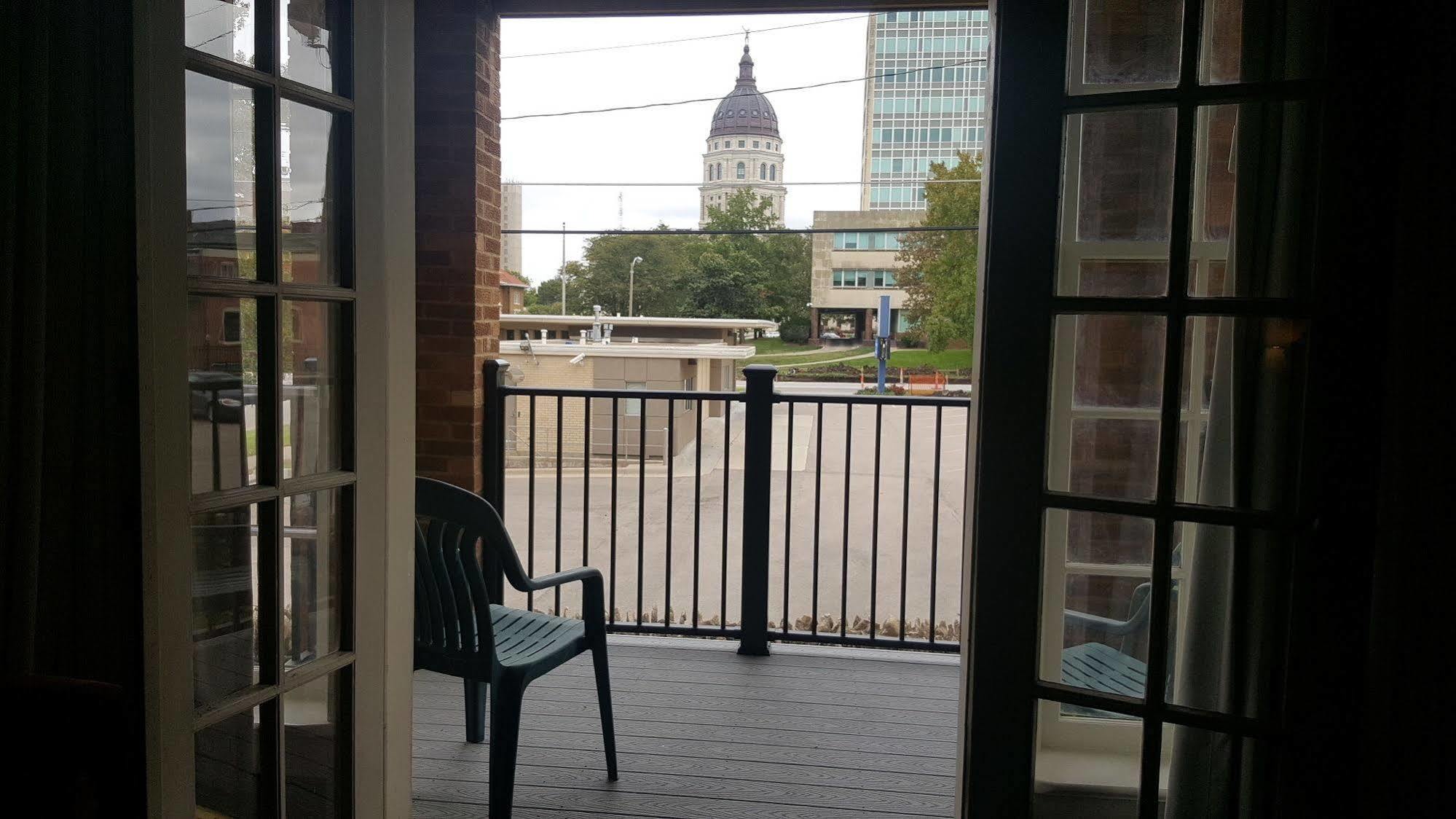 Senate Suites Extended Stay Hotel Topeka Exteriör bild